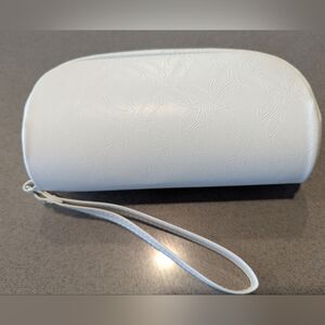 Oakley White Leather Zip Glasses Case